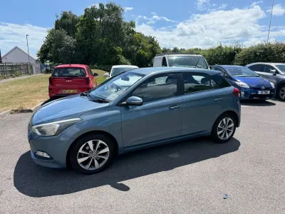 Used Hyundai i20 Edition 100 HP (73 kW) 2017 Blue Hatchback