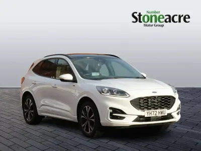 Usado Ford Kuga ST-Line X 225 CV (165 kW) 2022 Blanco SUV