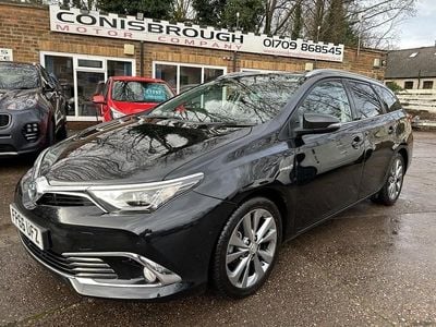 Black Used 2016 Toyota Auris Hybrid Estate | £11,495 (Fair price)