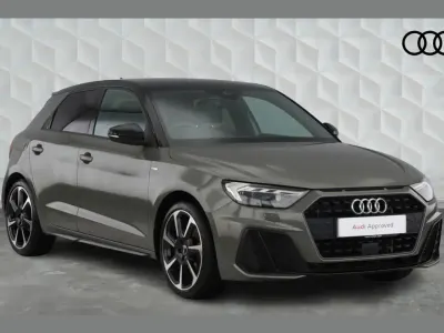 Używany Audi A1 Black Edition 147 KM (108 kW) 2022 Szary SUV