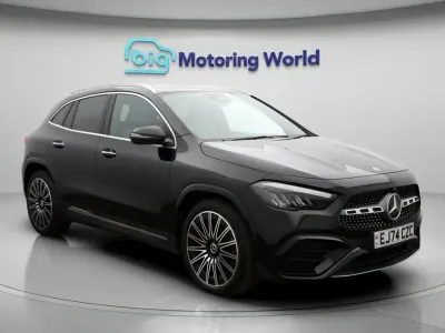 Begagnad Mercedes GLA200 AMG Line Premium 163 HK (119 kW) 2024 Svart SUV