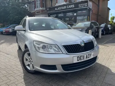 Używany Skoda Octavia SE 102 KM (75 kW) 2011 Srebrny Kombi