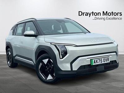 Used Kia EV3 Air 147 kW (201 HP) 2025 Silver SUV