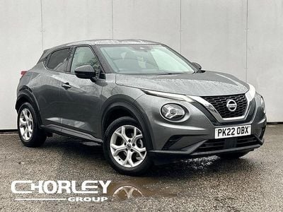 Begagnad Nissan Juke N-Connecta 114 HK (83 kW) 2022 Grå SUV
