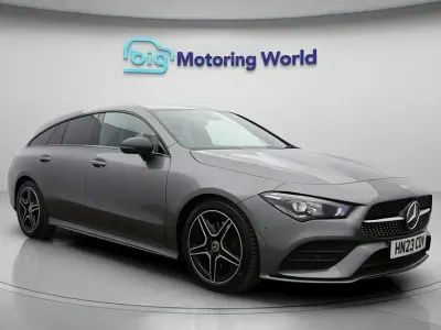 Usado Mercedes CLA200 Shooting Brake Executive 163 HP (119 kW) 2023 Cinzento Carrinha