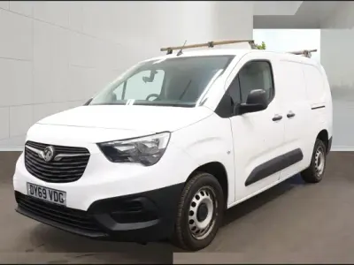 Used Vauxhall Combo Edition 100 HP (73 kW) 2019 White MPV
