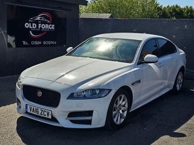 Second-hand Jaguar XF R-Sport 163 CP (119 kW) 2016 Alb Berlinǎ