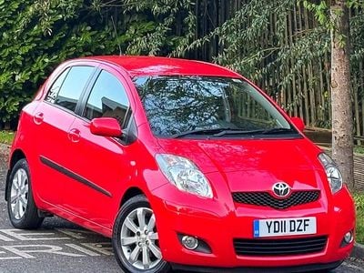 Usado Toyota Yaris 2011 Vermelho Citadino