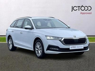 White Used 2023 Skoda Octavia SE Technology Estate | £18,306 (Good price)