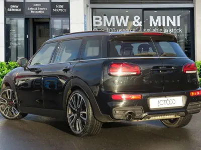 Usado Mini Cooper Clubman 134 CV (98 kW) 2022 Negro Familiar