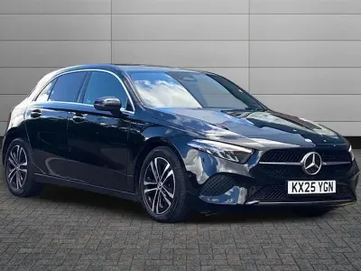 Begagnad Mercedes A180 Executive 136 HK (100 kW) 2025 Svart Halvkombi
