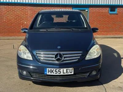 Usado Mercedes B200 SE 2005 Azul Monovolume