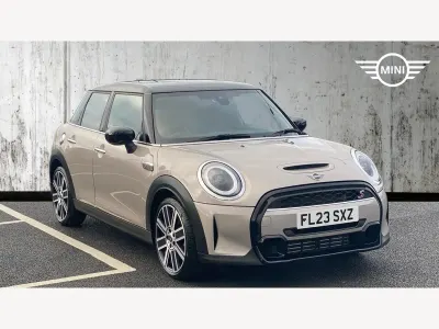Gebraucht Mini Cooper S Exclusive 176 PS (129 kW) 2023 Grau Kleinwagen