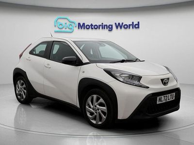 Used Toyota Aygo X PURE 72 HP (52 kW) 2022 White SUV