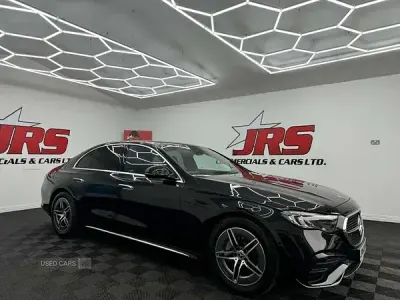 Usado Mercedes E220 AMG line 2024 Negro Berlina