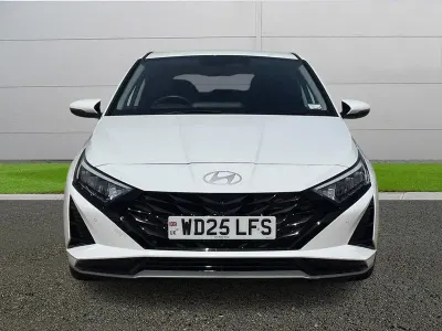Używany Hyundai i20 Ultimate 100 KM (73 kW) 2025 Biały Hatchback