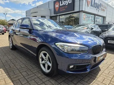 Używany BMW 118 Comfort Edition 2018 Niebieski Hatchback