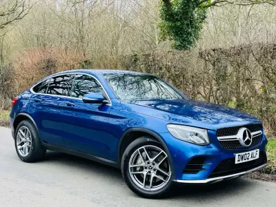 Begagnad Mercedes GLC250 AMG line 2018 Blå Sportkupé