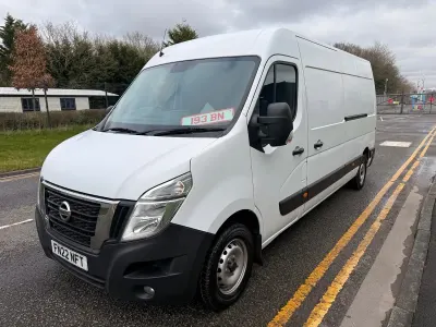 Used Nissan Interstar Tekna 150 HP (110 kW) 2022 White Van