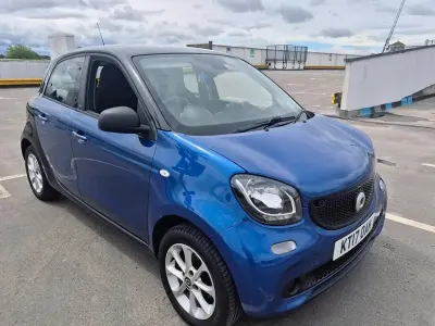 Used Smart ForFour Passion 71 HP (52 kW) 2017 Blue Hatchback
