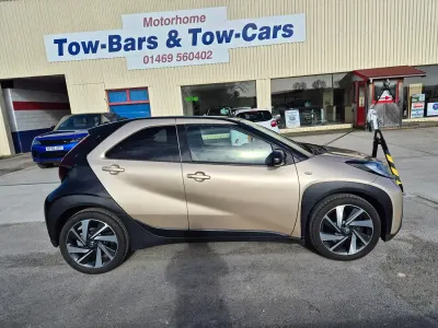 Begagnad Toyota Aygo X 72 HK (52 kW) 2023 Beige SUV