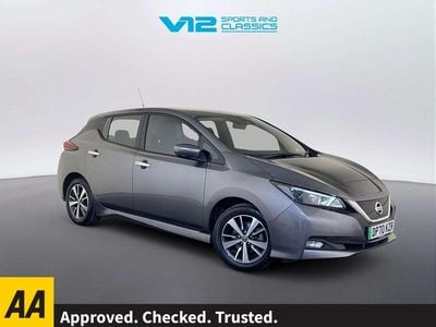 Begagnad Nissan Leaf Acenta 110 kW (150 HK) 2020 Grå Halvkombi
