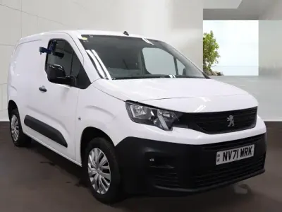 Used Peugeot Partner 131 HP (96 kW) 2022 White MPV
