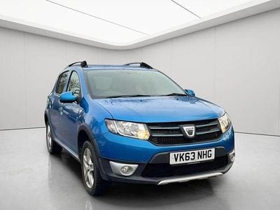 Used Dacia Sandero Lauréate 90 HP (66 kW) 2014 Blue Hatchback
