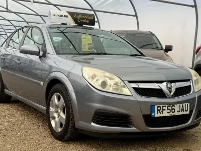 Used Vauxhall Vectra 138 HP (101 kW) 2006 Silver Hatchback