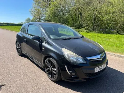 Używany Vauxhall Corsa SRi 100 KM (73 kW) 2013 Czarny Hatchback