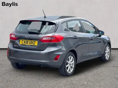 Used Ford Fiesta Zetec 99 HP (72 kW) 2018 Grey Hatchback