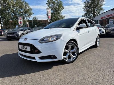 Used Ford Focus ST 250 HP (183 kW) 2014 White Hatchback