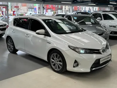Used Toyota Auris Hybrid