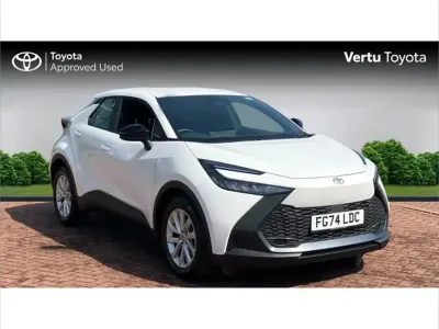 Used Toyota C-HR 140 HP (102 kW) 2024 White SUV