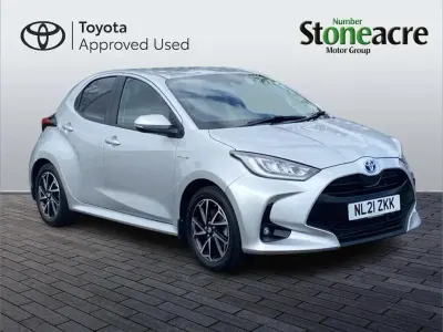 Used Toyota Yaris Design 116 HP (85 kW) 2021 Silver Hatchback