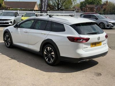 Used Vauxhall Insignia Country Tourer 168 HP (123 kW) 2018 White Estate