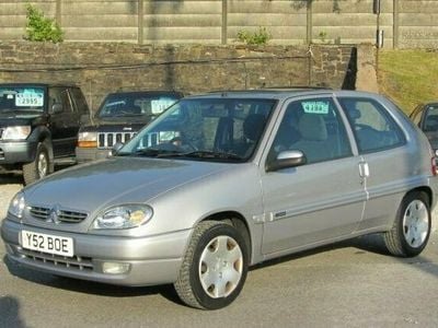 Begagnad Citroën Saxo 2001 Halvkombi