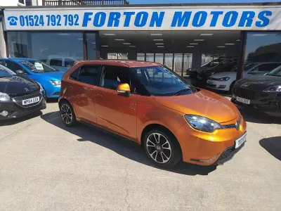 Usado MG MG3 106 HP (77 kW) 2015 Laranja Citadino