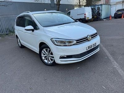 Used VW Touran SEL 2018 White MPV