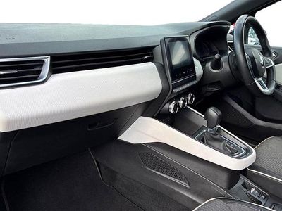 Used Renault Clio V Version S 138 HP (101 kW) 2022 Black Hatchback