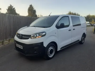 Used Vauxhall Vivaro Edition 120 HP (88 kW) 2020 White MPV