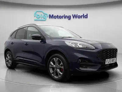 Usado Ford Kuga ST-Line 225 CV (165 kW) 2022 Azul SUV