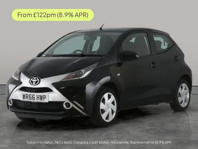 Usado Toyota Aygo X-play 68 HP (50 kW) 2016 Preto Citadino