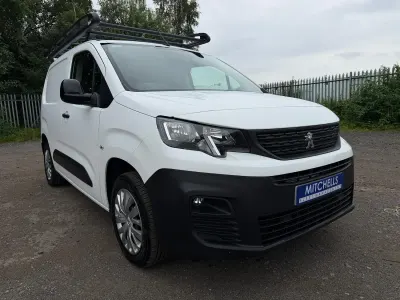Used Peugeot Partner Premium 131 HP (96 kW) 2022 White MPV