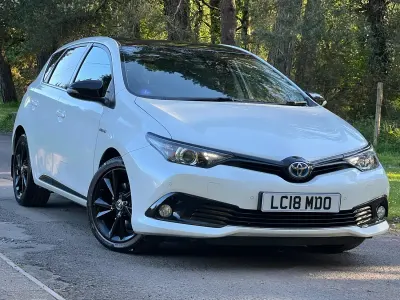 Used Toyota Auris Hybrid
