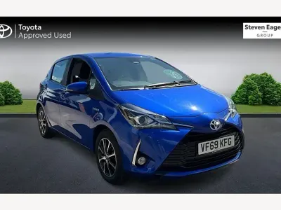 Used Toyota Yaris Hybrid 100 HP (73 kW) 2019 Blue Hatchback