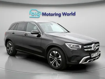 Usado Mercedes GLC220 194 HP (142 kW) 2020 Preto SUV