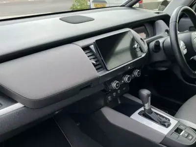 Używany Honda Jazz Hybrid 109 KM (80 kW) 2023 Biały Hatchback