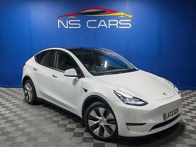 White Used 2022 Tesla Model Y SUV | £22,199 (Fair price)