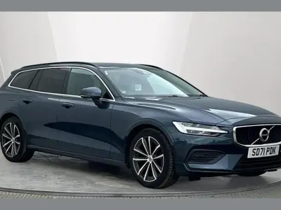 Used Volvo V60 Momentum 194 HP (142 kW) 2021 Blue Estate